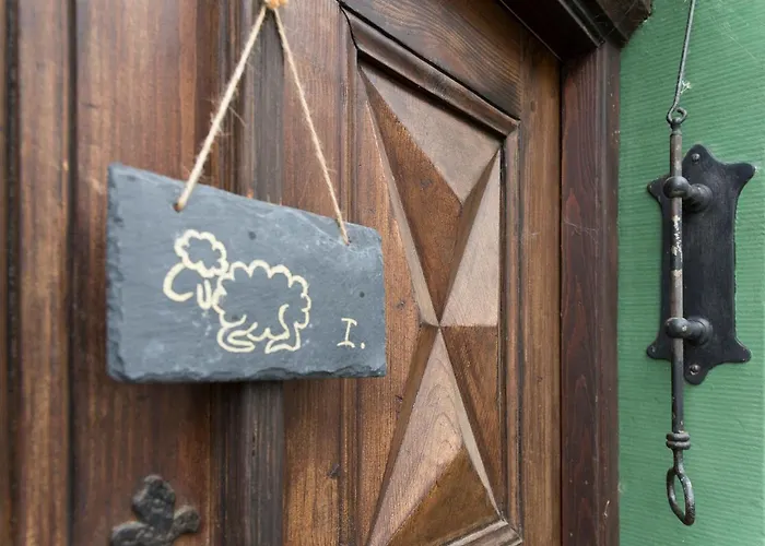 شقة Zum-goldenen-schaf